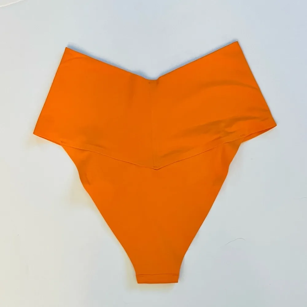 🧡L*Space Fused Alec Top & Ry Fused Classic Bottom Seamless Bikini Set, Size XS - Image 9