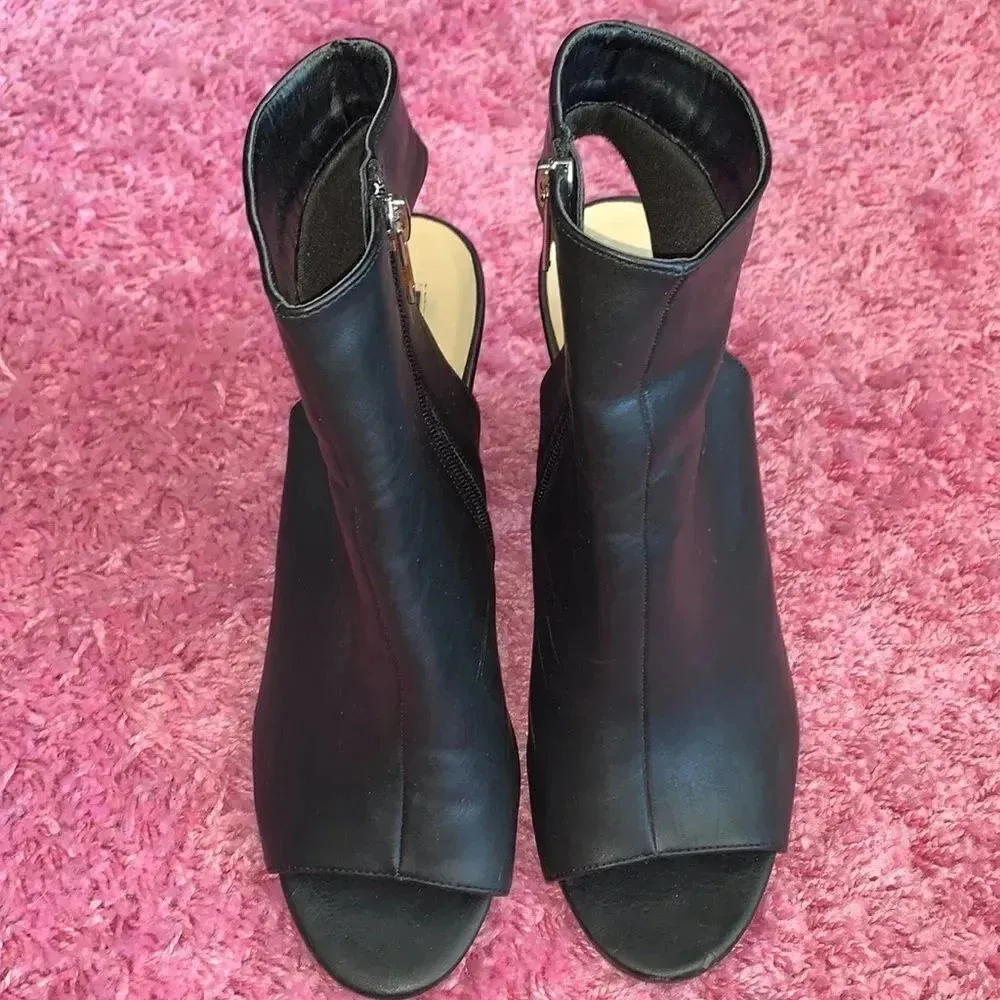 Forever21 Peep Toe Cut Out Heels Black Size 9 - Image 2
