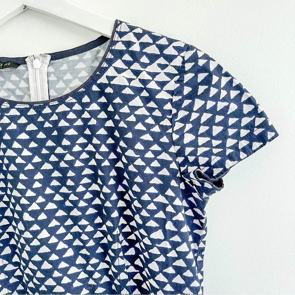 Lafayette 148 Gina Geo
Print Pleated Triangle Blue and White Sheath Dress Size 4 - Image 6