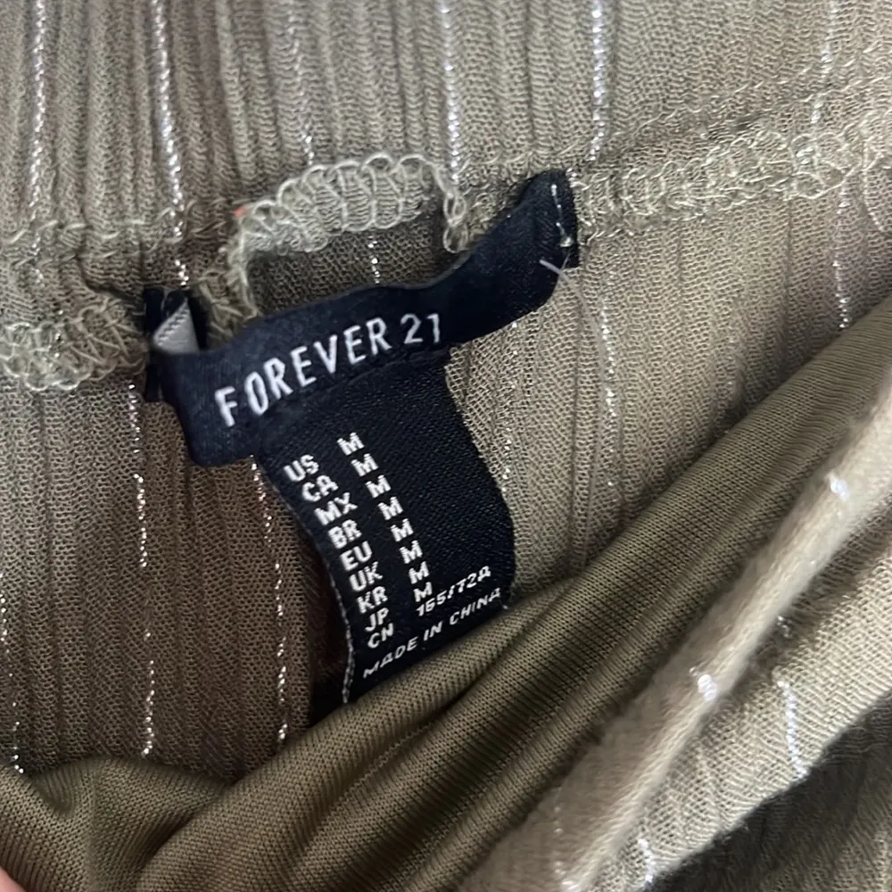 NWT Forever 21 Tube Jumpsuit High Waisted Pants Olive Gold Pinstripe sz M - Image 3