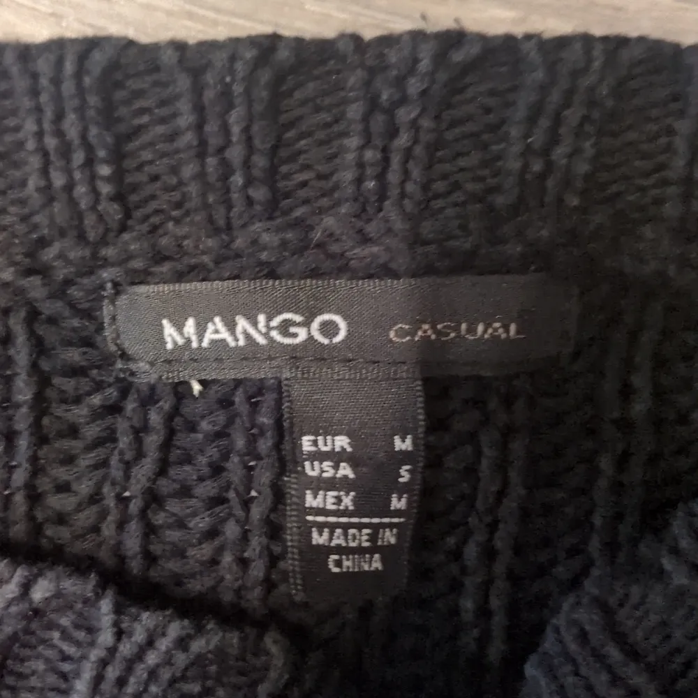 Mango casual black chunky knit sweater size medium - Image 2