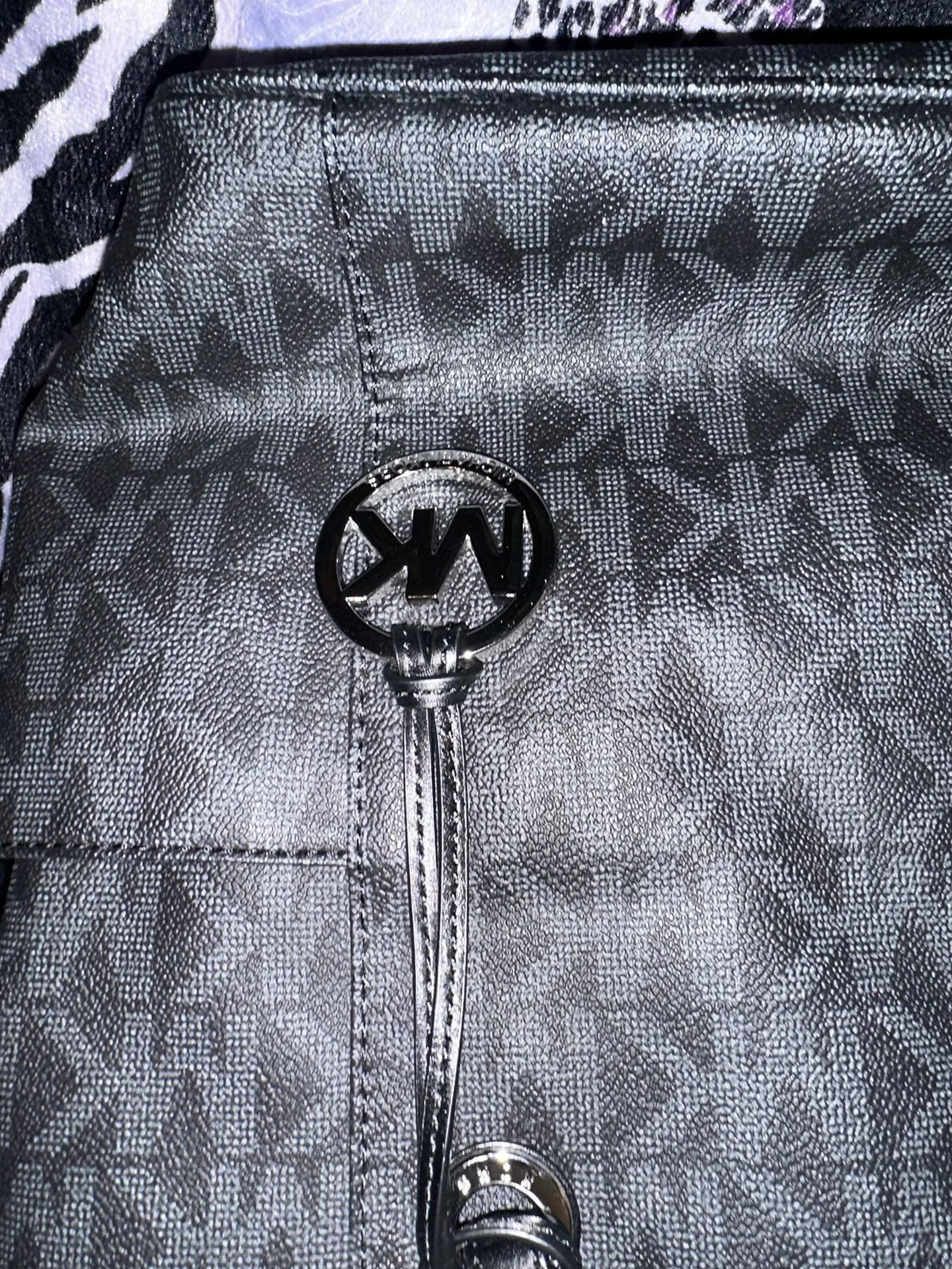 Michael Kors Jet Set Large Black Logo Tote Bag - Image 2