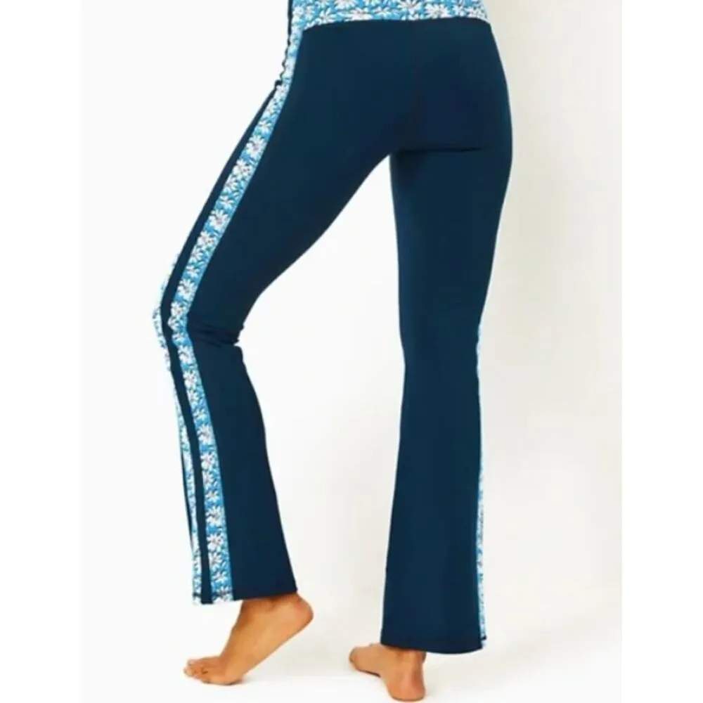 Lilly Pulitzer Luxletic Carpe Vita Flare Leggings Low Tide Navy Size XXS NEW - Image 3