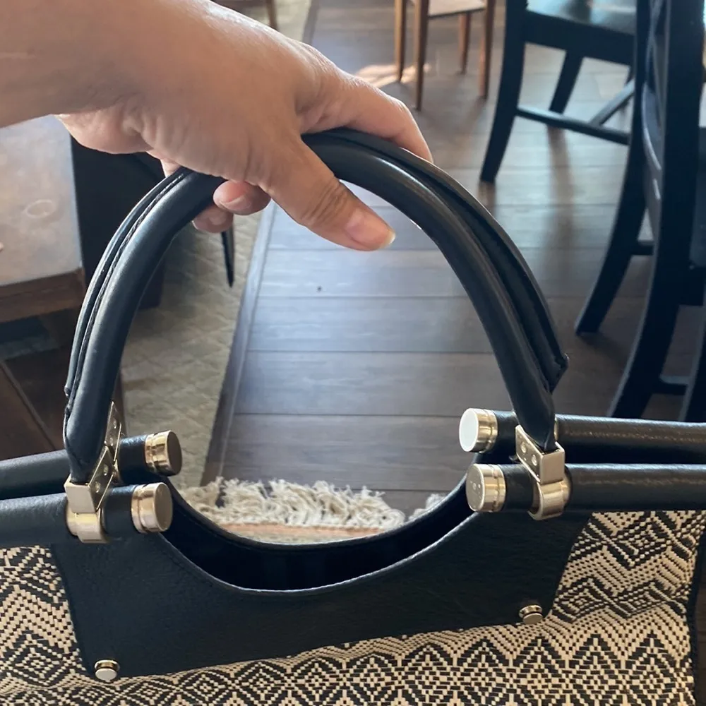 Banana Republic Tote Leather Straw Woven Tribal Bohemian Metal Accents western - Image 9