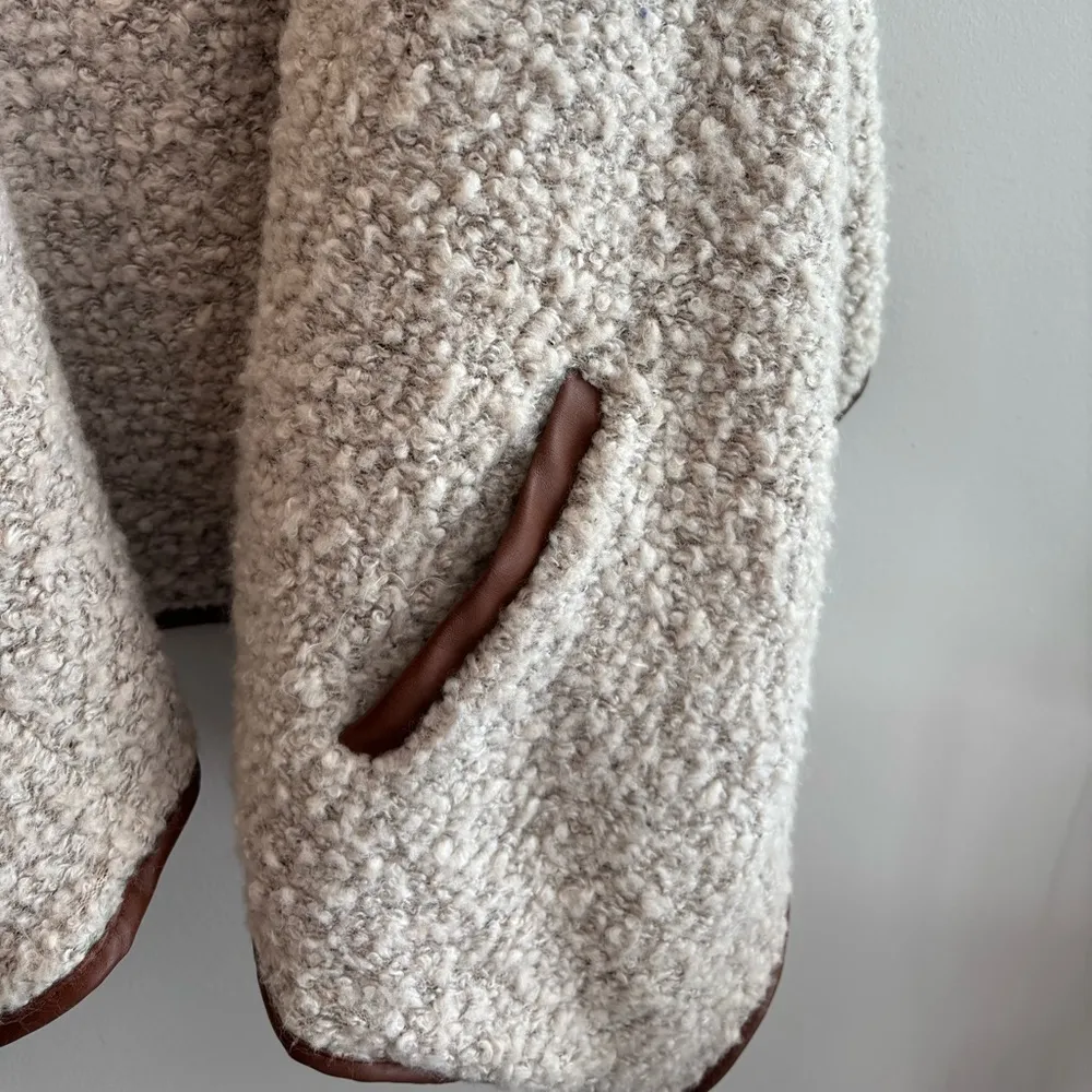 Love Tree Women's Acrylic Wool Faux Leather Trim Cream Sherpa Boho Vest Small - Image 7