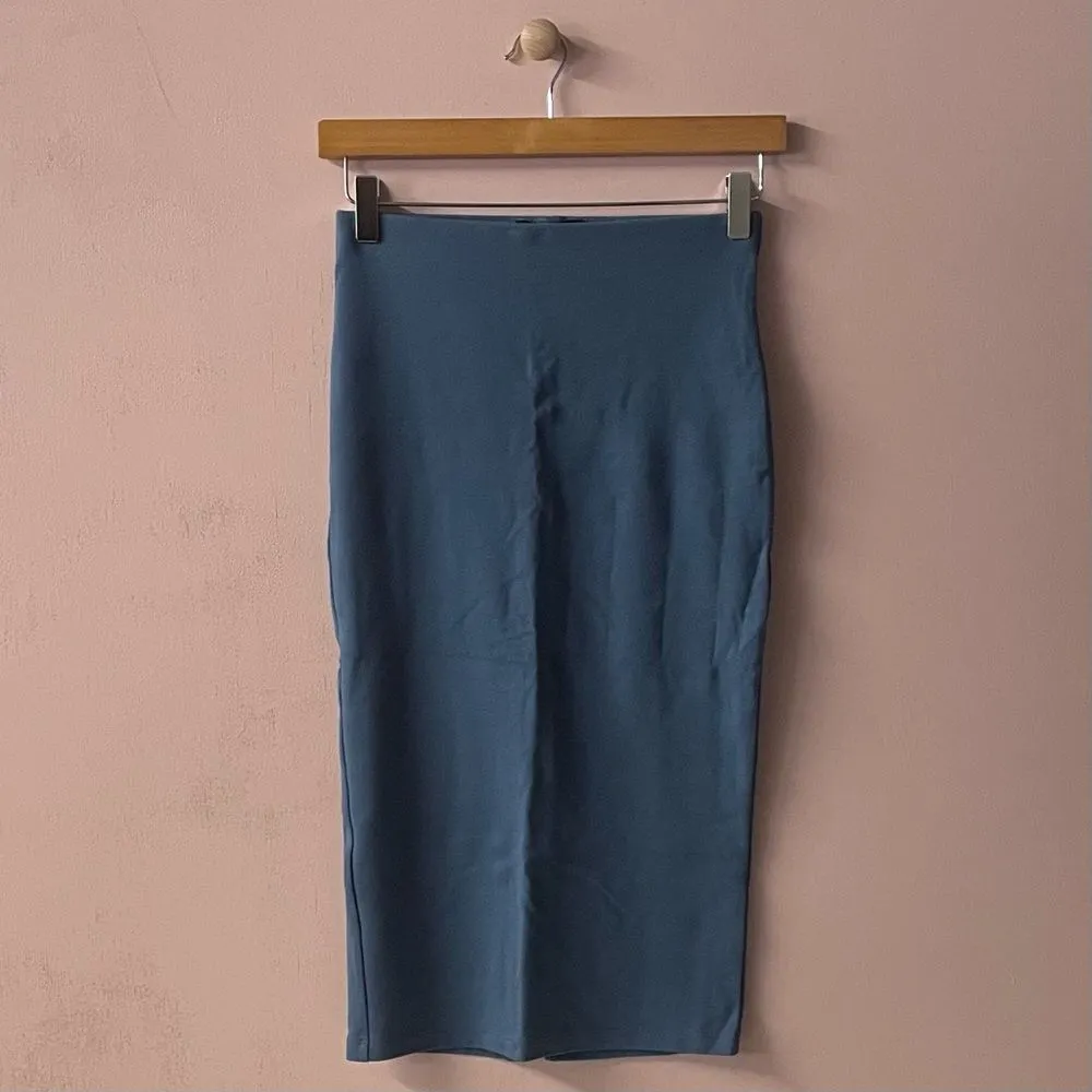 Forever 21 Dusty Blue Pencil Skirt Size Small EUC - Image 4