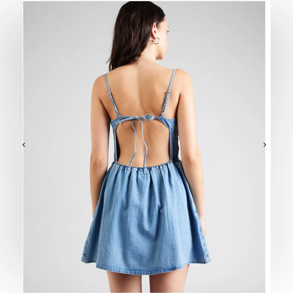 Hollister Denim New Dress built in shorts w pockets size medium - Image 2