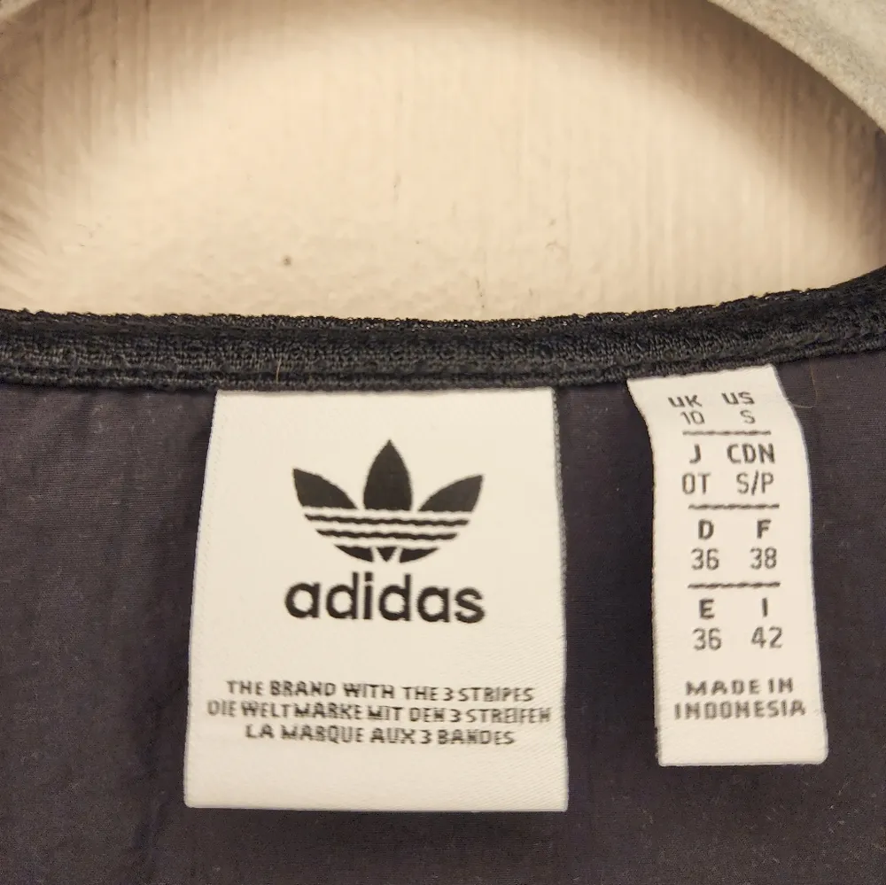 ADIDAS CROPPED HALFZIP jacket - Image 4
