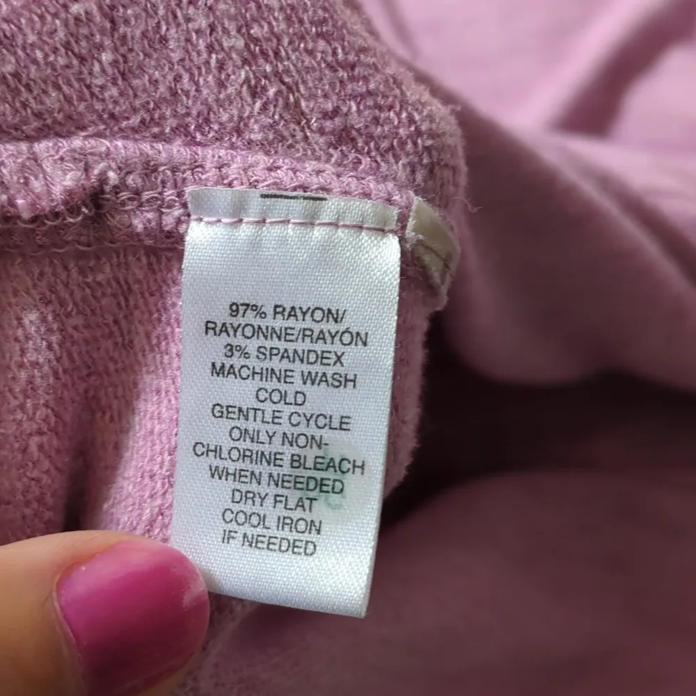 Lou & Grey Signature Soft Dolman Longsleeve V-Neck Shirt with High/Low Waist - Image 13