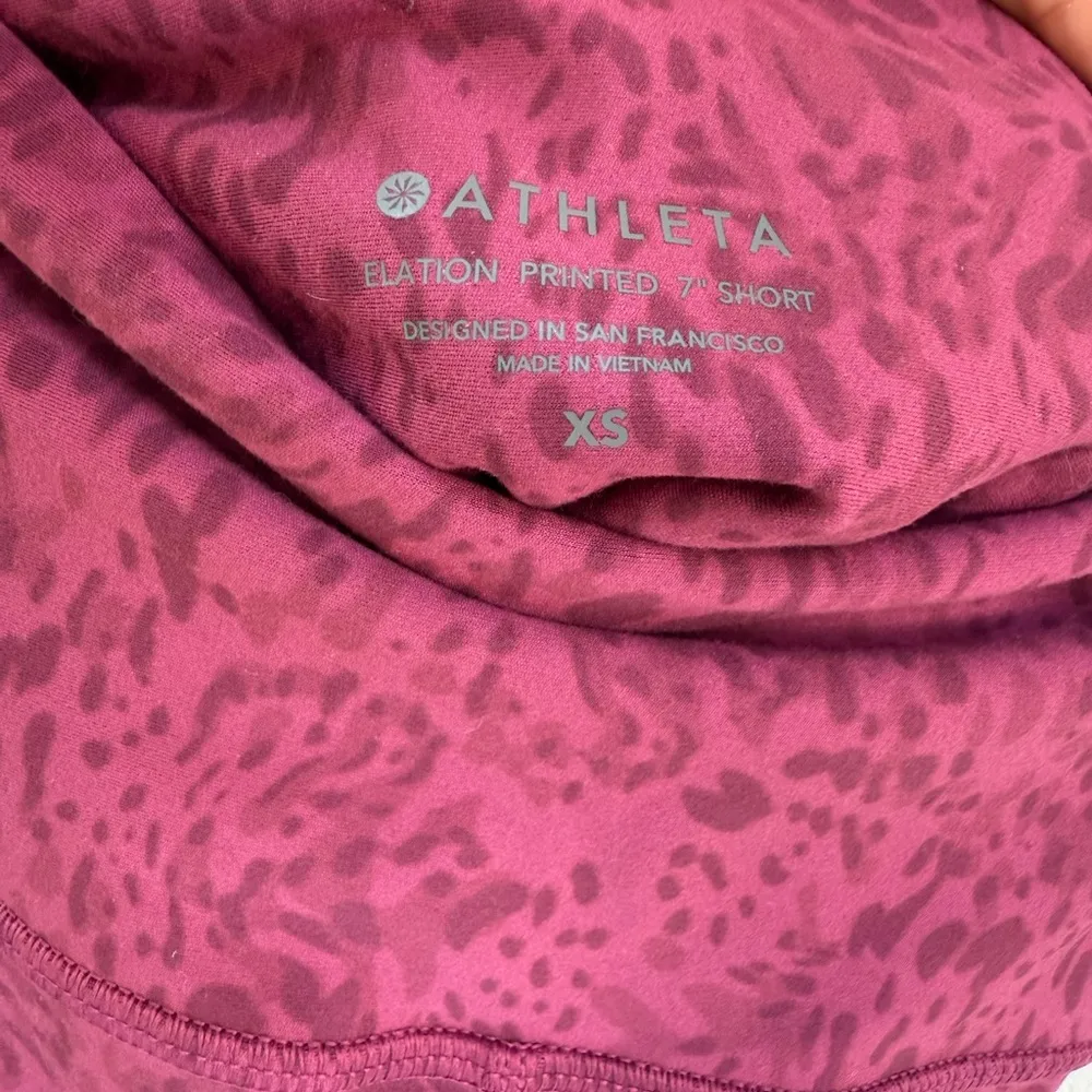 Athleta Elation Printed 7” Biker short High Rise - Image 3