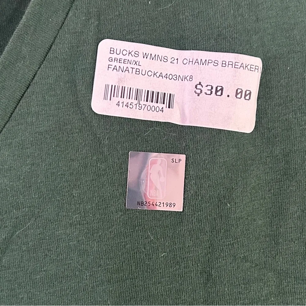 Fanatics Milwaukee Bucks NBA Finals Champions Green T-Shirt NWT Athletic - Image 2