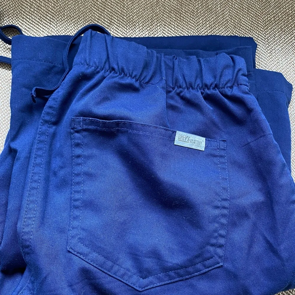 Grey’s Anatomy Scrub Pants Size Medium - Image 2