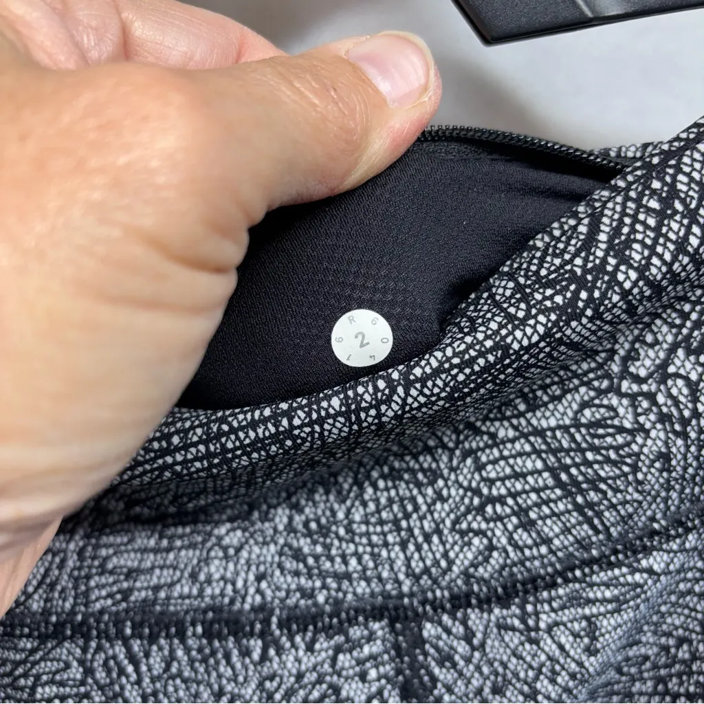 lululemon athletica‎ Monochrome Patterned Leggings - Image 5