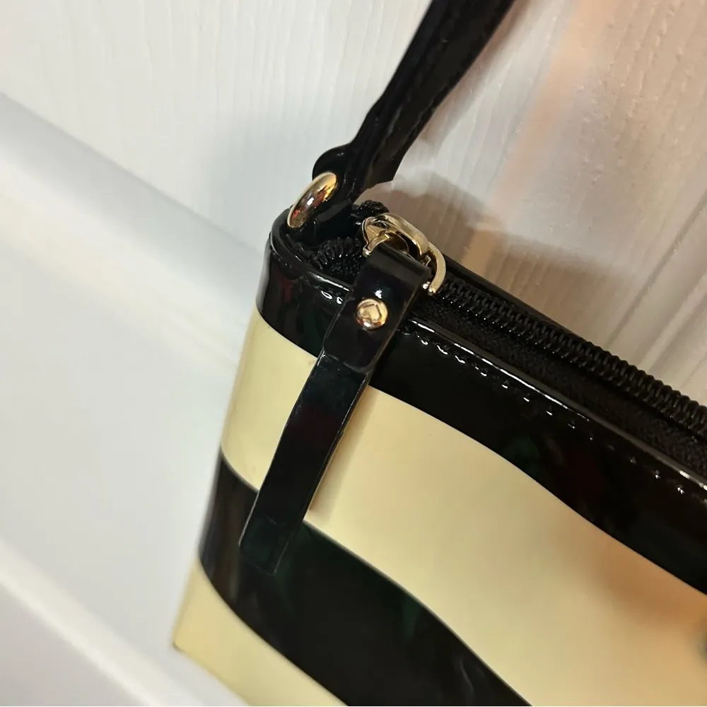 Kate Spade ♠️ Penn Valley Amy Striped Crossbody - Image 3