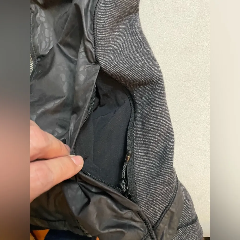 Lululemon Rebel Runner Vest Embossed Black Size 6 - Image 12