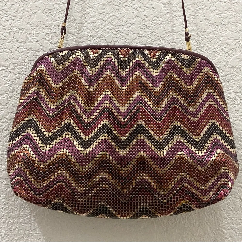 Vintage WHITING & DAVIS Plum Metallic Chevron Mesh Crossbody Shoulder Purse Bag - Image 5