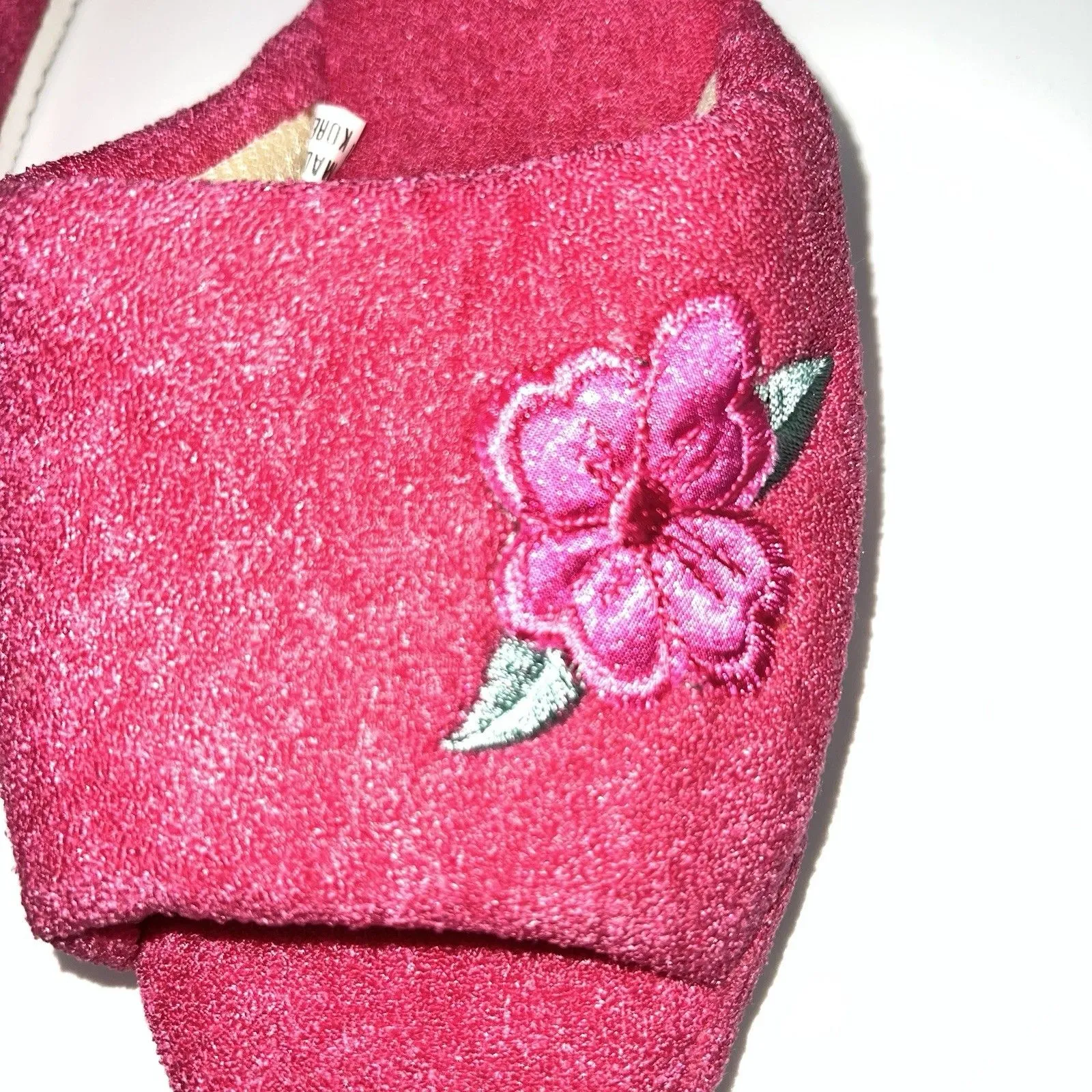 VTG Pairs of 1980s Hot PInk Terry Cloth Slippers w/Floral Applique NOS - Image 3