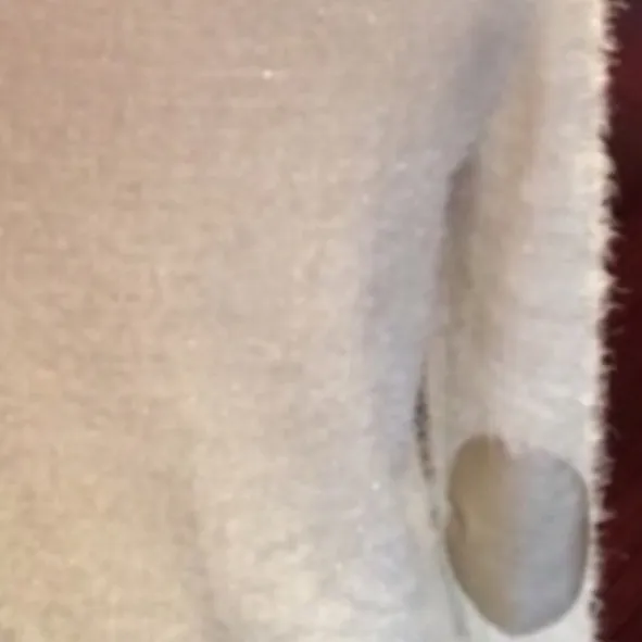 JENNIFER LOPEZ Cream Fuzzy Sweater - Image 8