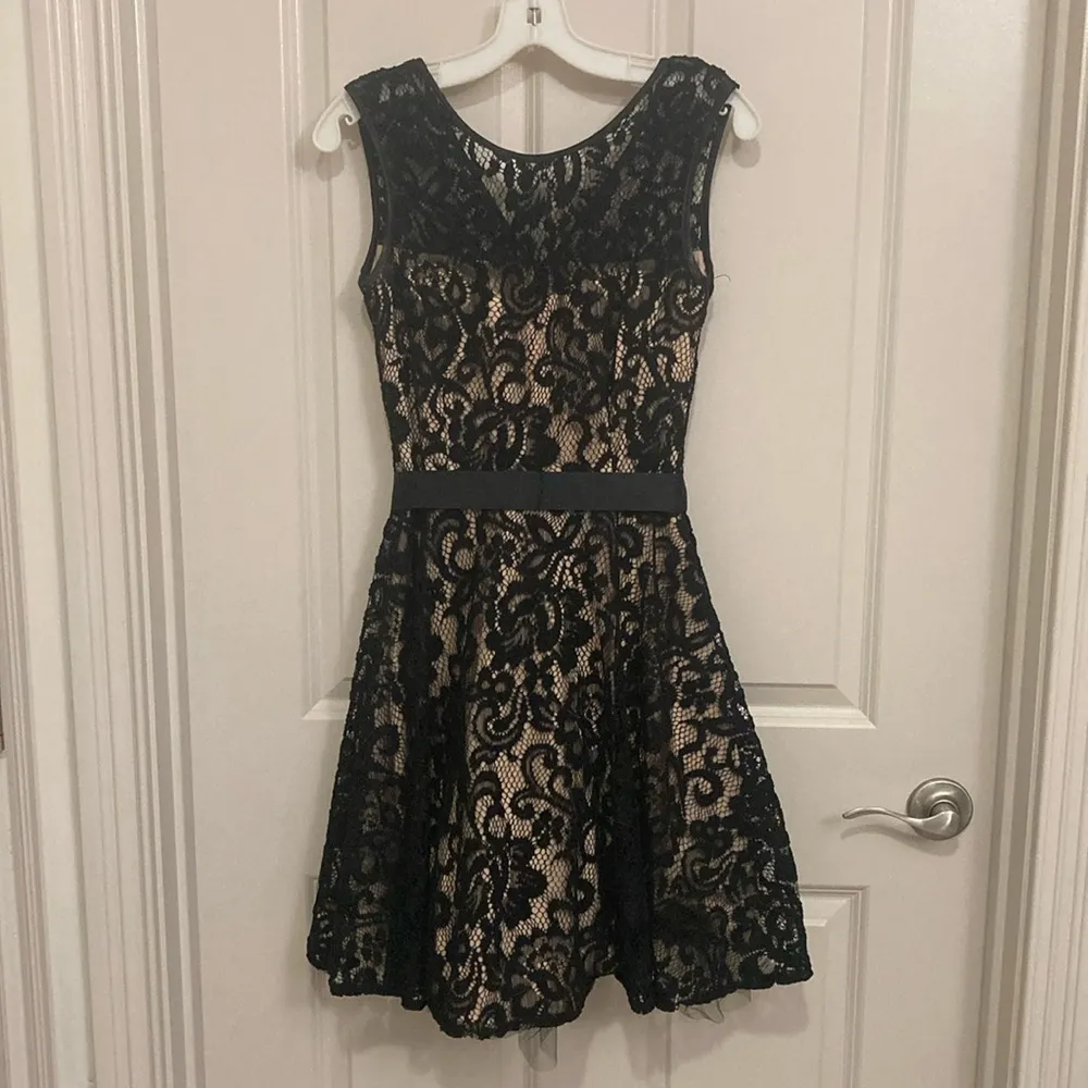 Betsey and Adam Black and Nude Lace Formal Dress - Image 3