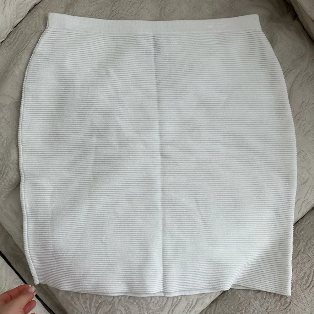 CARMEN White Ribbed Pencil Midi Skirt Large - Image 7