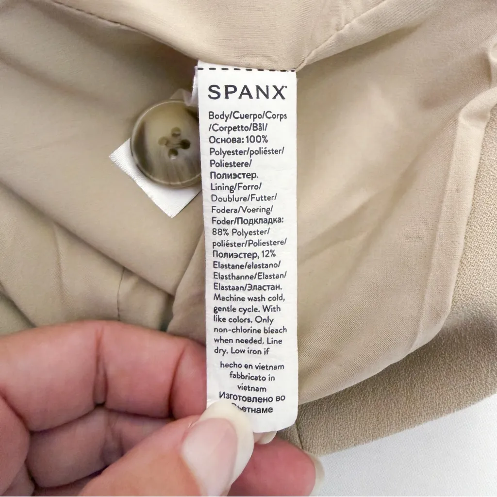 Spanx Tahini Beige Crepe 3 Button Short Length Vest 1X Faux Flap Pockets - Image 7