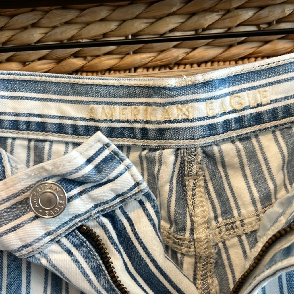 American Eagle 100% Cotton High Rise Pinstripe Striped Mom Short Blue White, 8 - Image 7