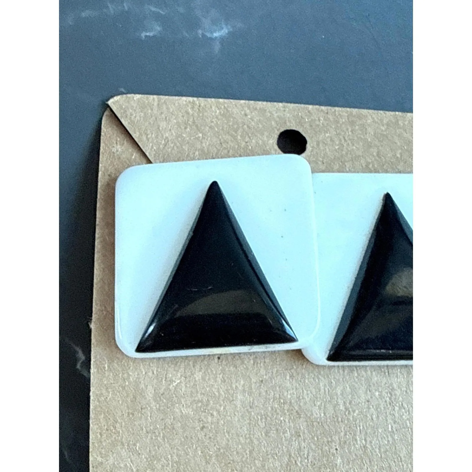 Vintage 1980's Retro Square Plastic Black Triangle Stud USA Earrings - Image 3