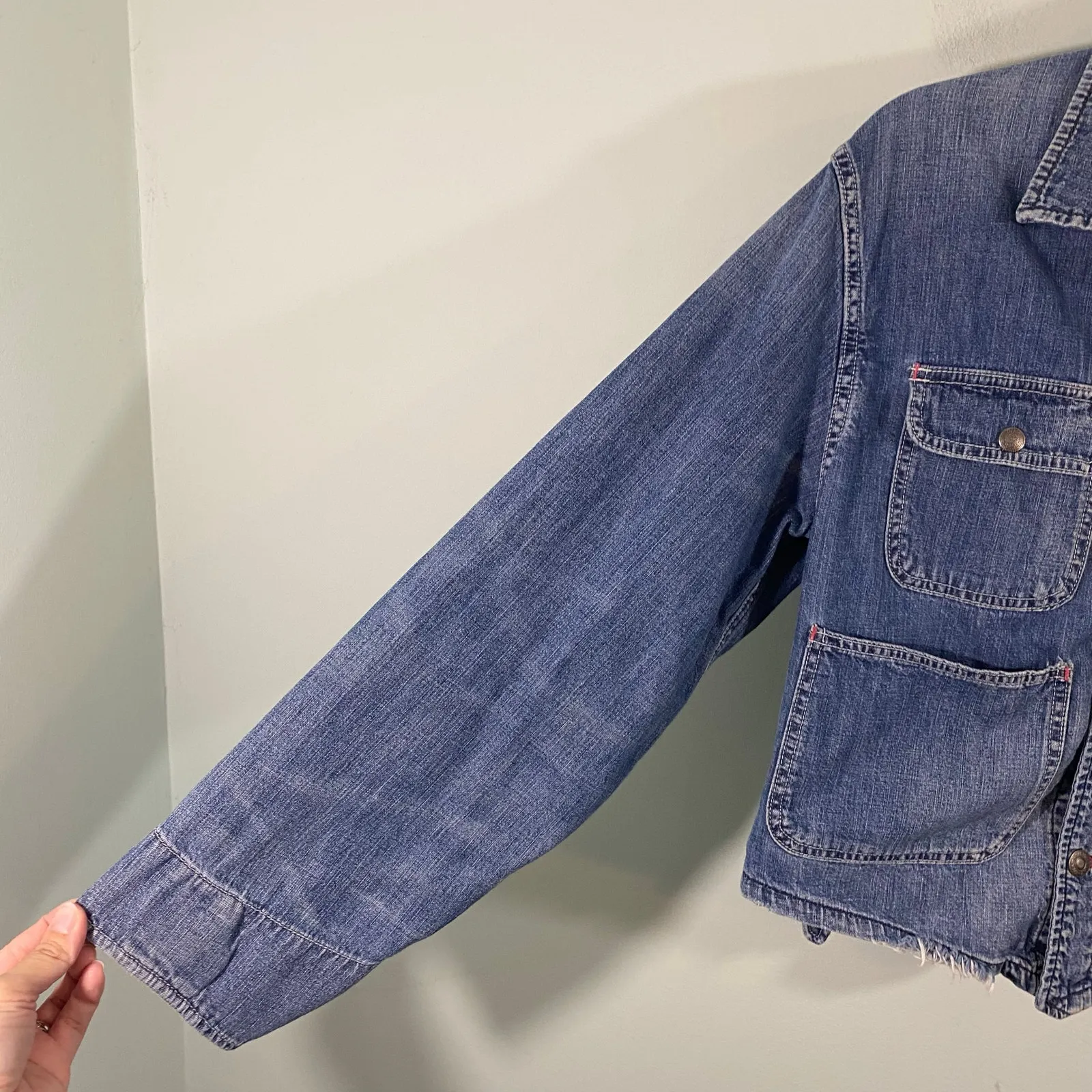 TNA Aritzia Blue Retro 90's Distressed Button Up Denim Utility Jacket Size XS/S - Image 7