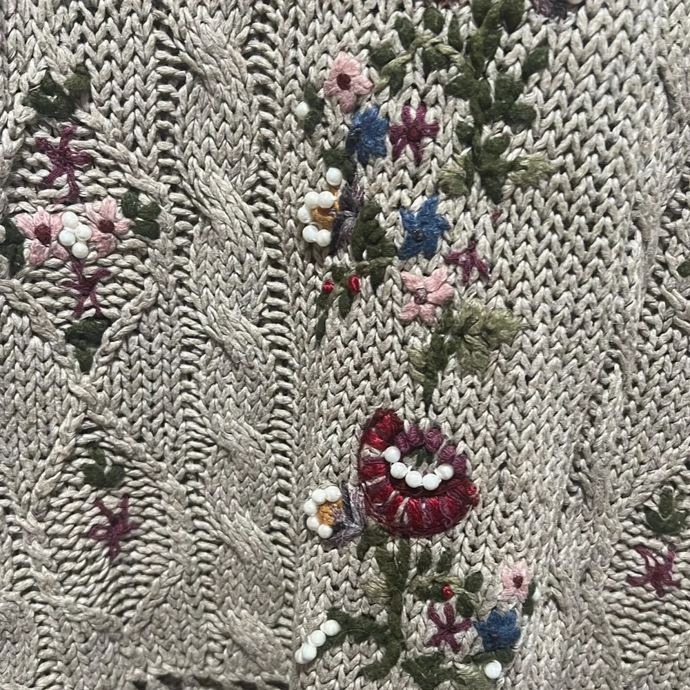 Vintage Bobbie Brooks Hand Knit Embroidered Pearl Sweater See measurements - Image 6