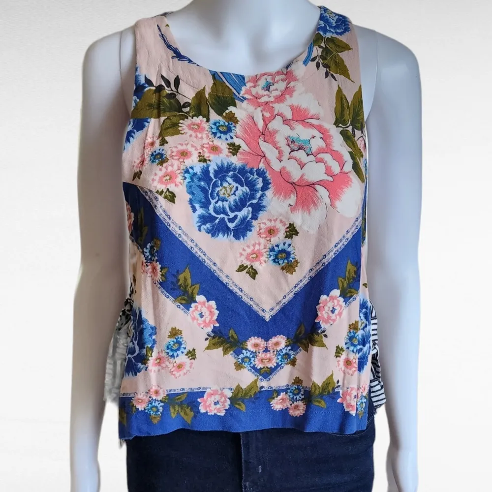 Free People Blue & Pink This Sweet Love Floral Tie Side Tank Size Small - Image 4