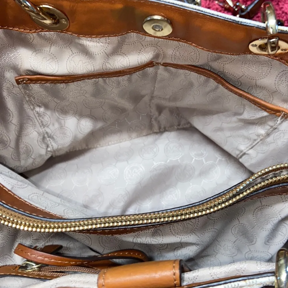 | Purse MK Signature Logo - Image 3