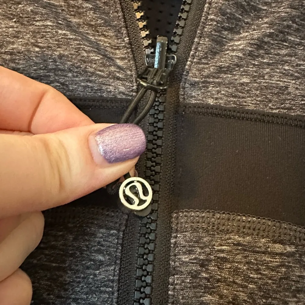Lululemon Find Your Bliss Jacket size 12 - Image 5
