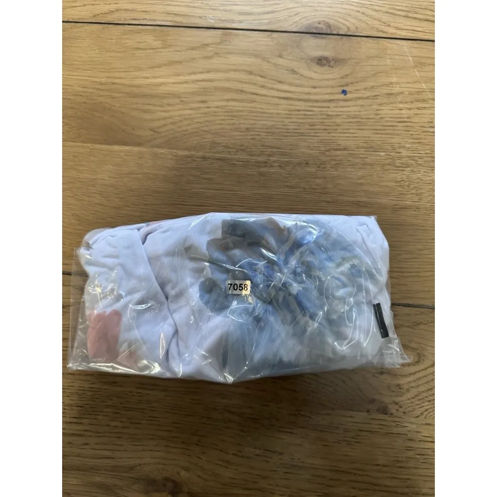 Calvin Klein Women Size XL‎ Sleeveless Blouse Floral Lightweight Pleated Keyhole - Image 10