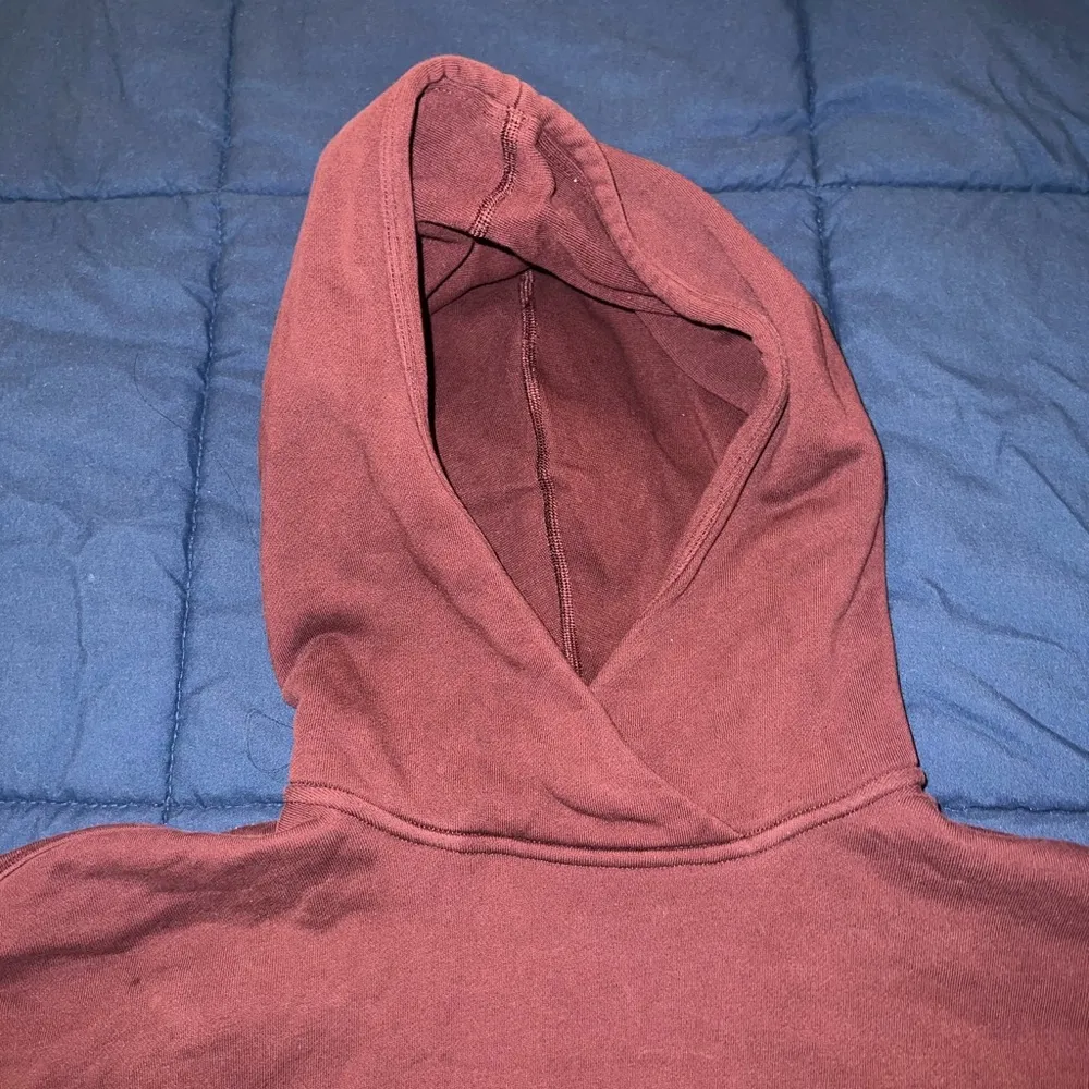 LULULEMON CROPPED HOODIE fits size 0-6 - Image 3