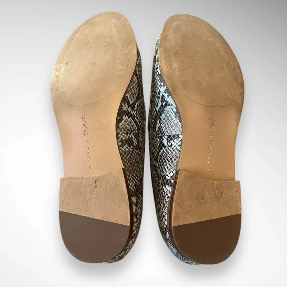 BANANA REPUBLIC Women's Gray and White Vegan Snakeskin Loafers Size 9 | EUC - Image 8