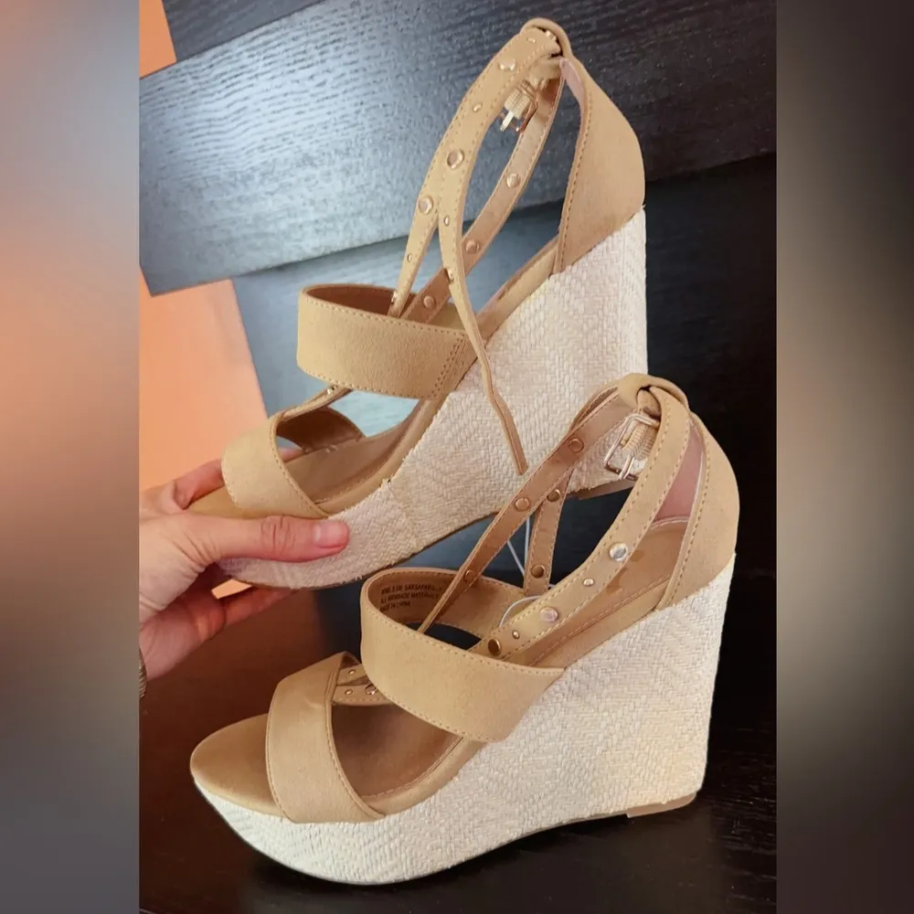 Report high heels wedge sandals slippers adjustable straps soft comfortable Tan Size 5.5 - Image 3