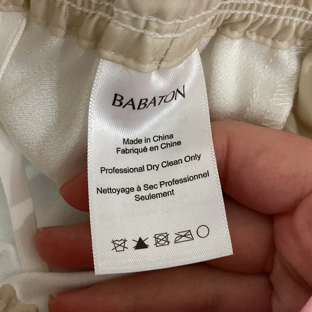 Aritzia Babaton Japanese Fabric Sergio drapey Bermuda shorts in Espace size S - Image 9