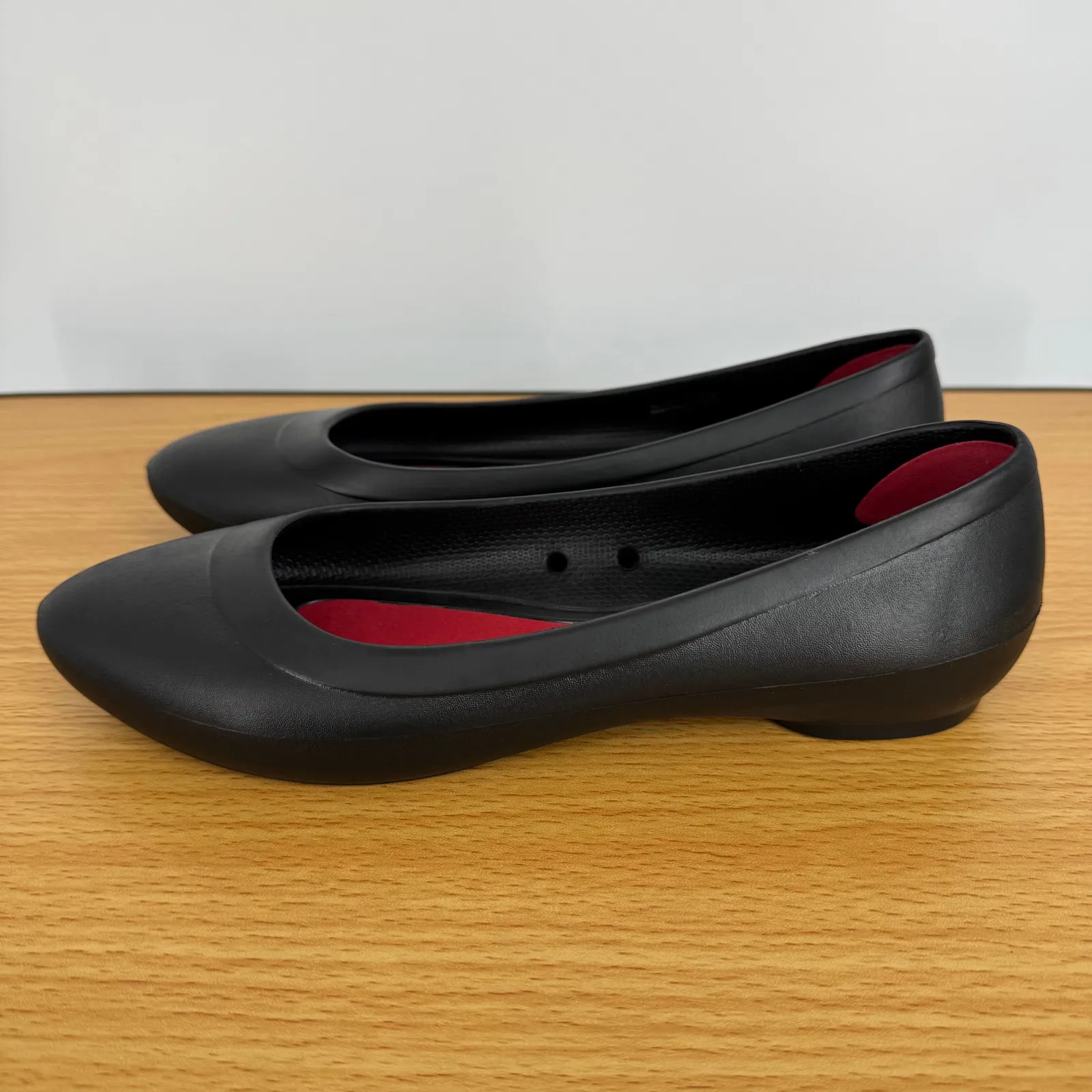 Crocs shoes Lina women's 8 iconic comfort slip on rubber ballet flats black NEW - Image 4