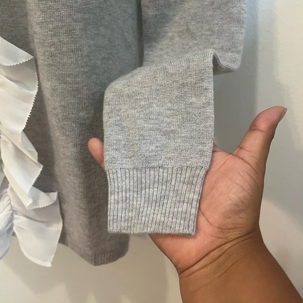 Vineyard Vines Gray and White Ruffle Detail Sweater - Image 4