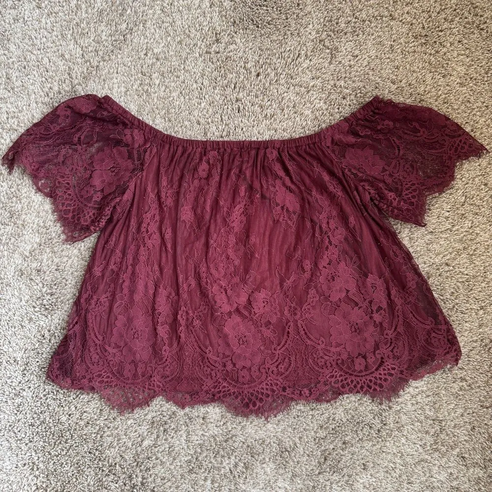 American Eagle  Burgundy Lace off the shoulder boho shirt size small - Image 6
