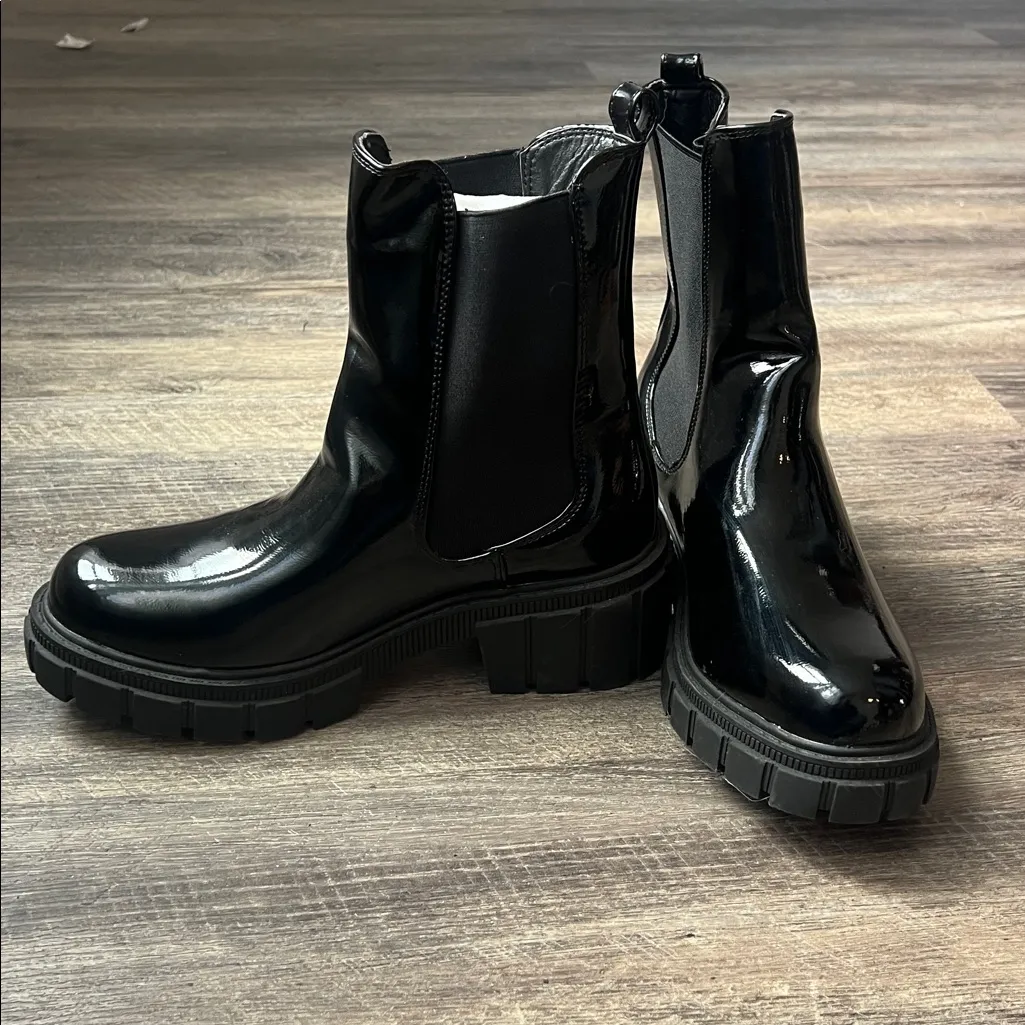 Black Patent Chunky Chelsea Ankle Boots — Lug Sole, Trendy Street Style Sz 8 🕶️ - Image 3