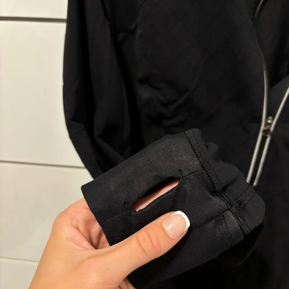 Lululemon Black Half Zip Pullover - Image 5