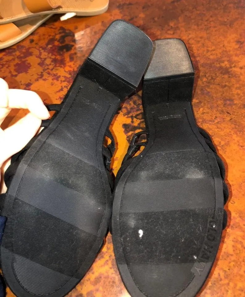 Old Navy Black Heels - Image 5