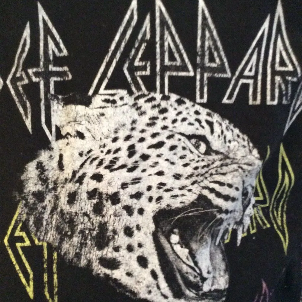 Def Leppard black graphic sweat shirt womens Medium M NWOT Maurices - Image 3