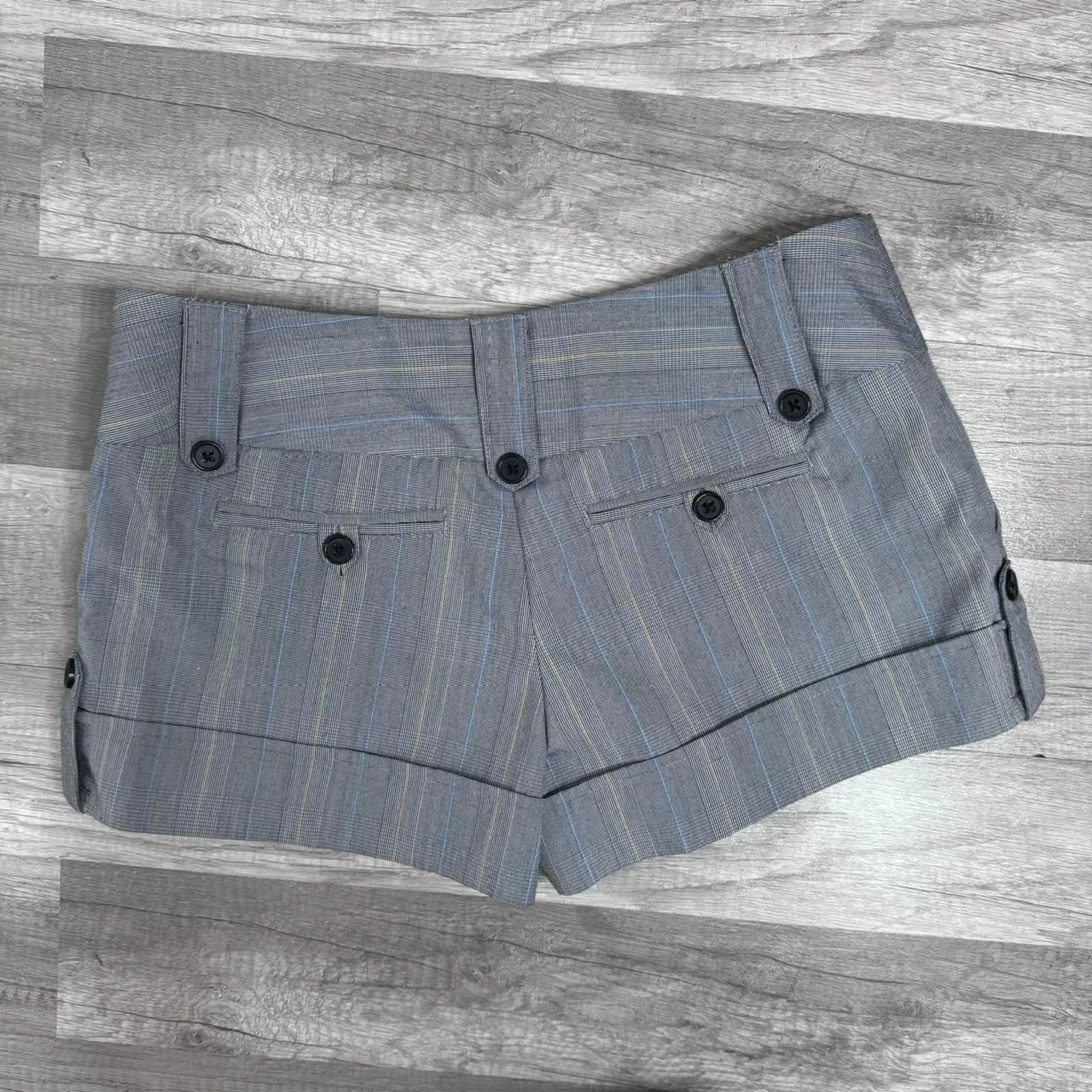 Y2K Cuffed Dress Shorts Low Rise Pleated Buttons Size 3 - Image 5