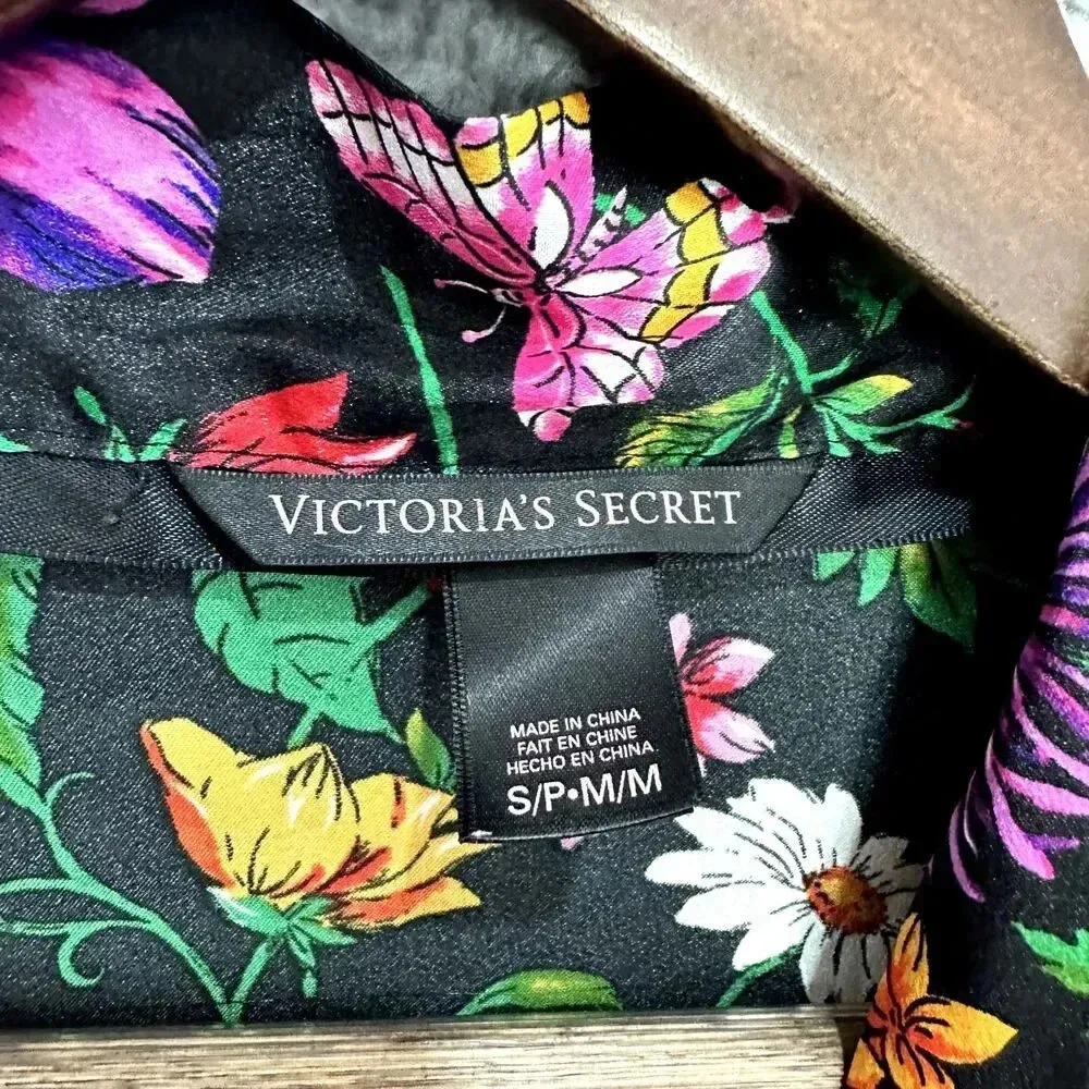 Victorias Secret kimono robe S/M satin black floral butterfly pockets boho fairy - Image 2