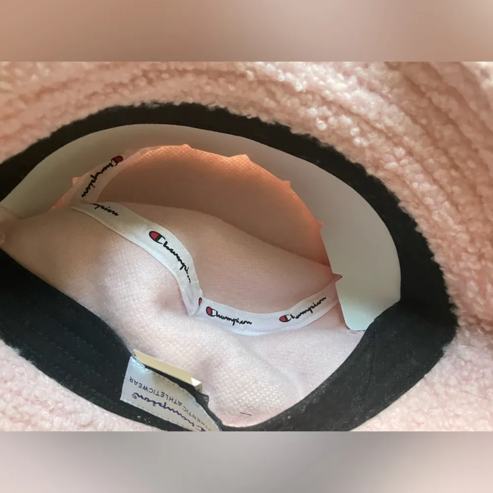 UO Exclusive Teddy Fleece Bucket Hat - Image 6