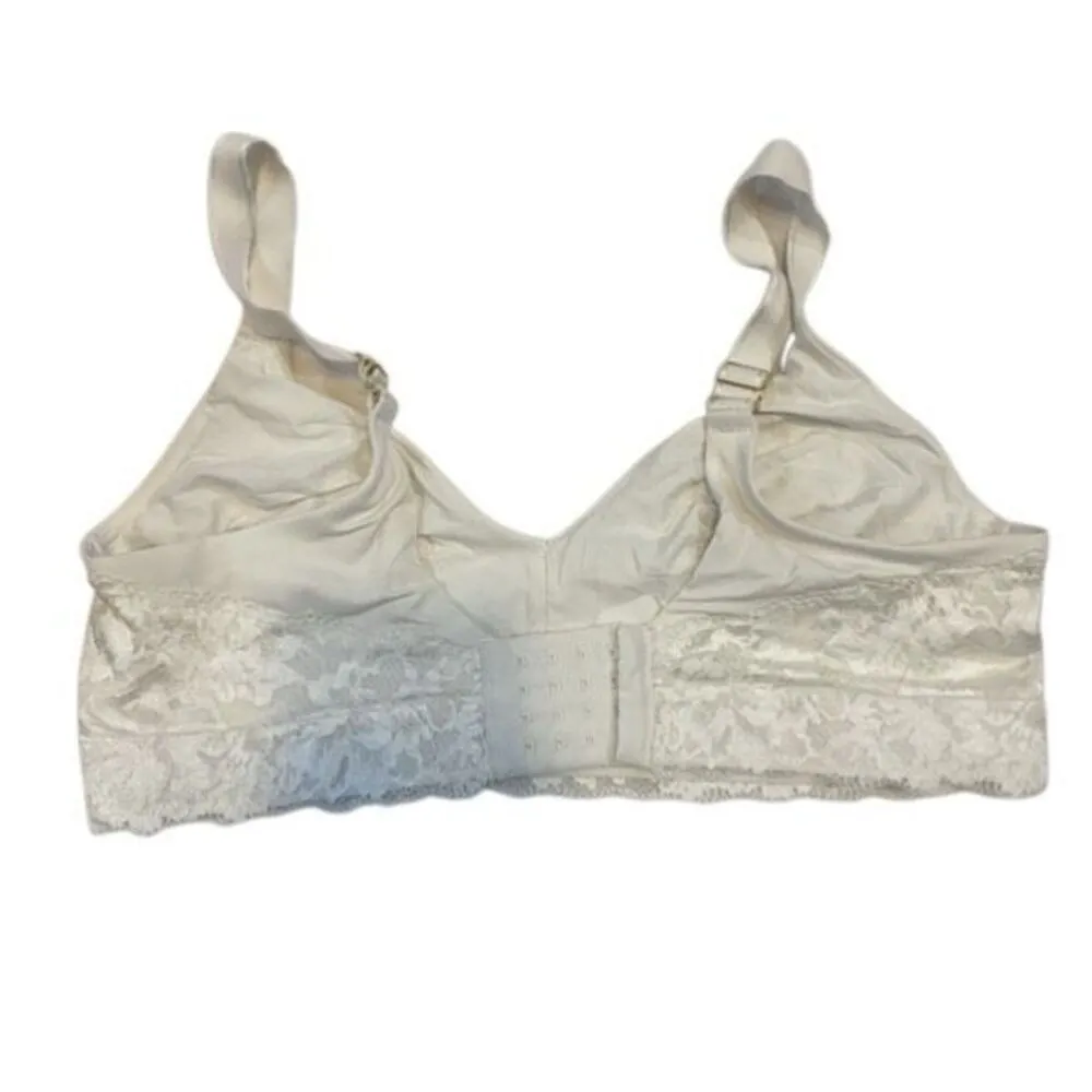 Soma embraceable wireless unlined lace trim Large white bra - Image 3