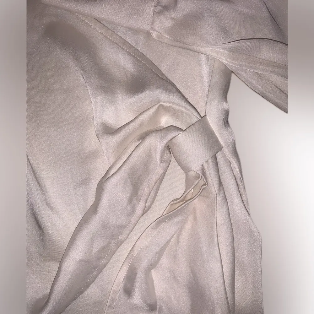 Express Silky Cream Wrap V Neck Peasant Sleeve Blouse Shirt Formal Office XS - Image 9