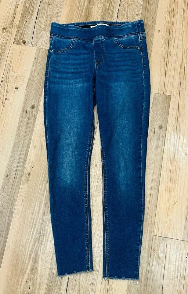 Old Navy Mid Rise Rockstar frayed  Skinny Jeggings Size 4 - Image 4